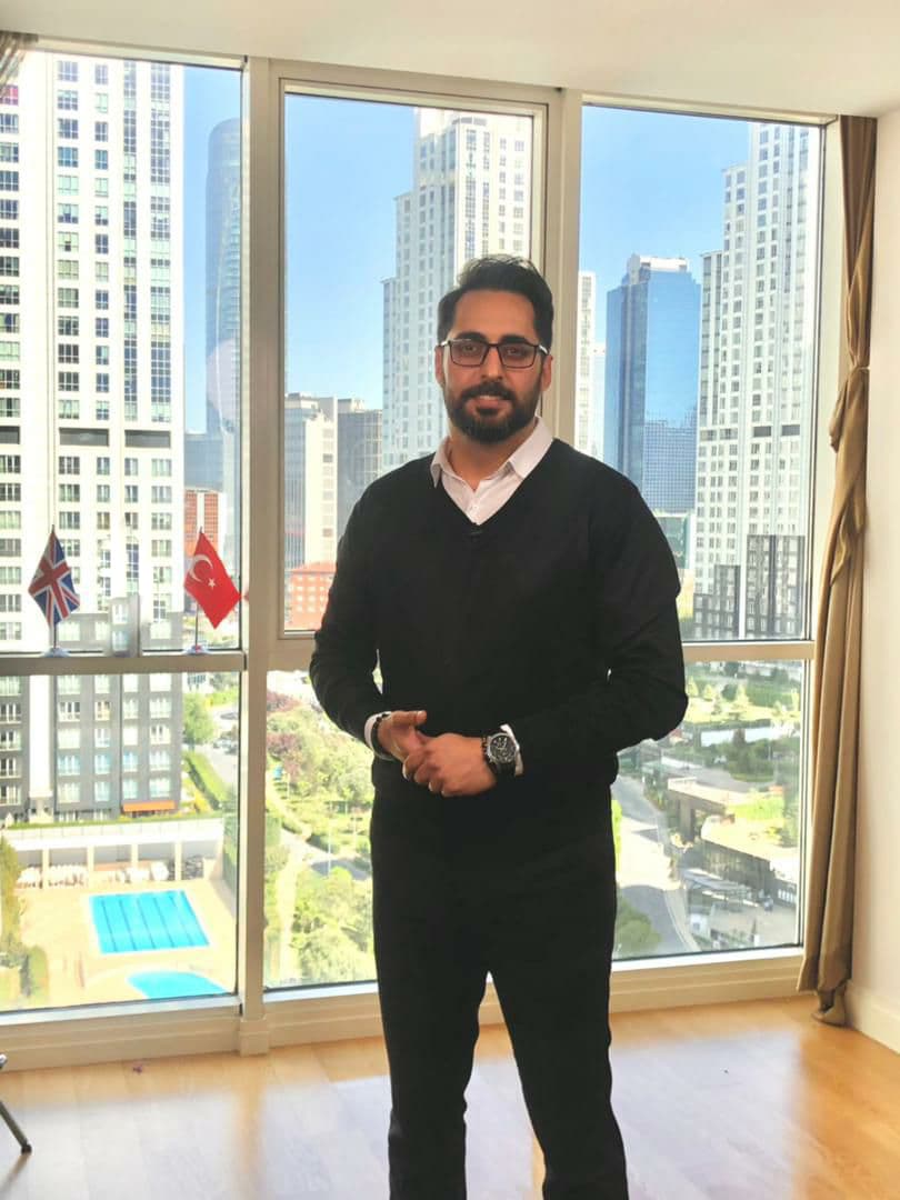 AI Branding Specialist Nima Saraeian – brand identity and positioning with AI